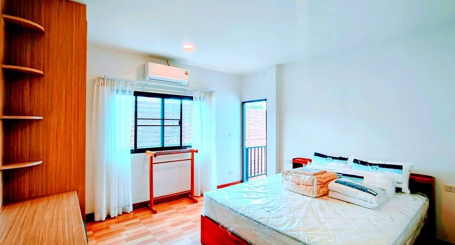 À louer 3 chambres villa à Mueang Phuket, Phuket