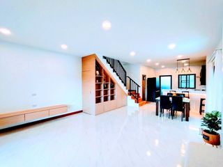 À louer 3 chambres villa à Mueang Phuket, Phuket