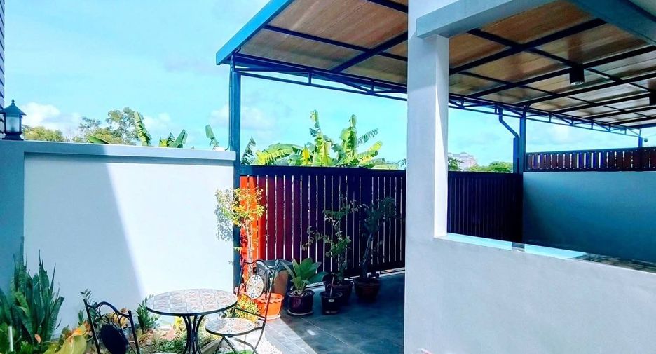À louer 3 chambres villa à Mueang Phuket, Phuket