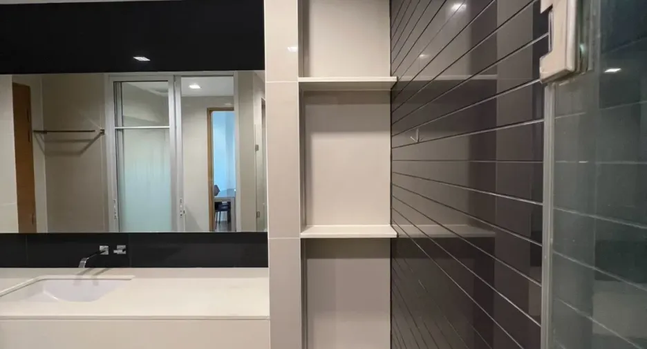 For rent 1 bed condo in Huai Khwang, Bangkok