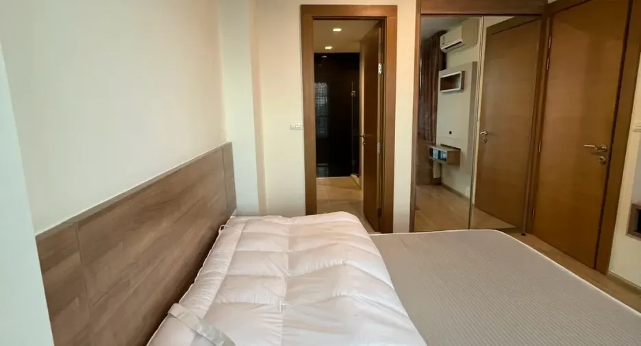 For rent 1 bed condo in Huai Khwang, Bangkok