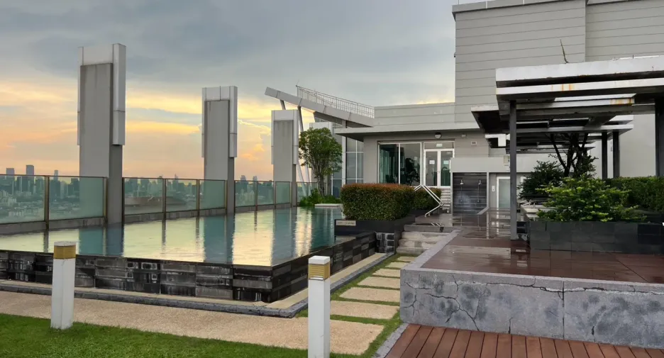 For rent 1 bed condo in Huai Khwang, Bangkok