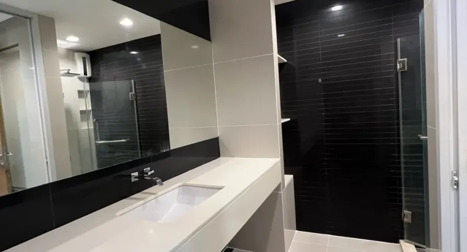 For rent 1 bed condo in Huai Khwang, Bangkok