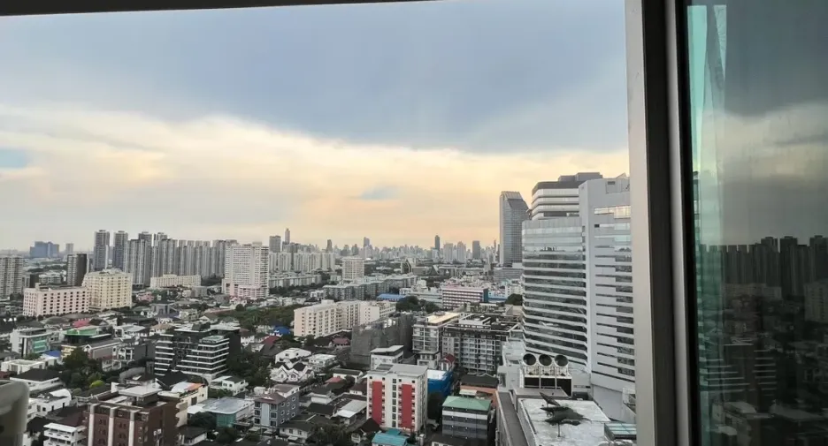 For rent 1 bed condo in Huai Khwang, Bangkok