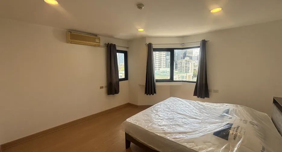 Wohnung zum Kauf und zur Miete mit 3 Zimmer in Khlong Toei, Bangkok
