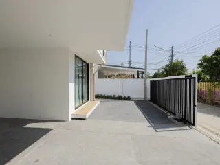 出售 和 出租 3 卧室 独立屋 在 Hang Dong, Chiang Mai