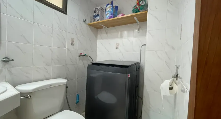 Casa adosada en alquiler y en venta de 4 habitaciones en Bang Lamung, Chonburi