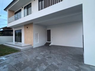 Casa en venta de 3 habitaciones en San Kamphaeng, Chiang Mai