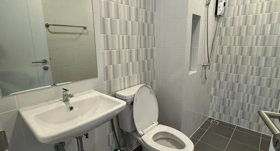 For rent 1 bed condo in Lat Krabang, Bangkok