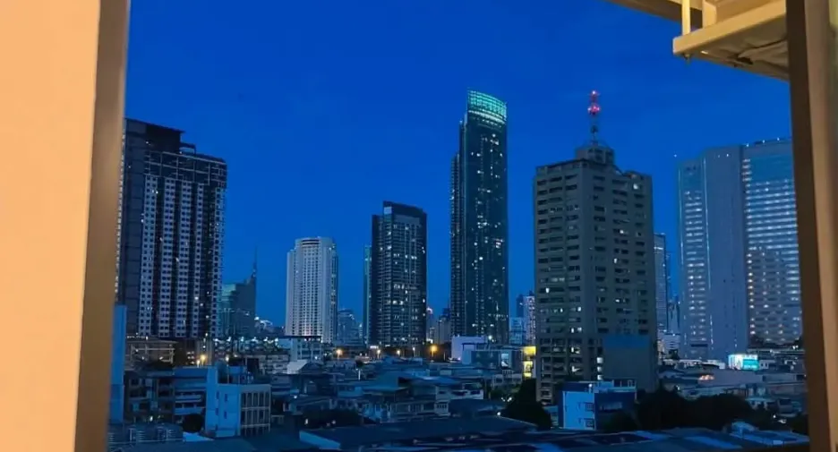 À louer studio condo à Khlong San, Bangkok