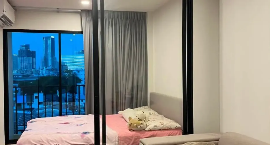 À louer studio condo à Khlong San, Bangkok
