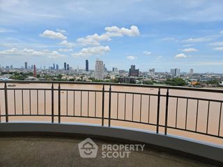 Condo en alquiler de 3 habitaciones en Bang Kho Laem, Bangkok