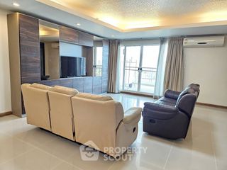 Condo en alquiler de 3 habitaciones en Bang Kho Laem, Bangkok