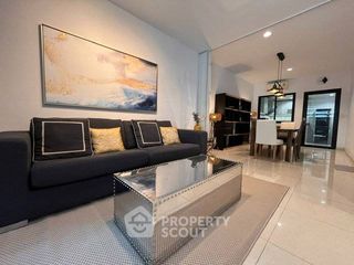 Casa en alquiler de 4 habitaciones en Yan Nawa, Bangkok