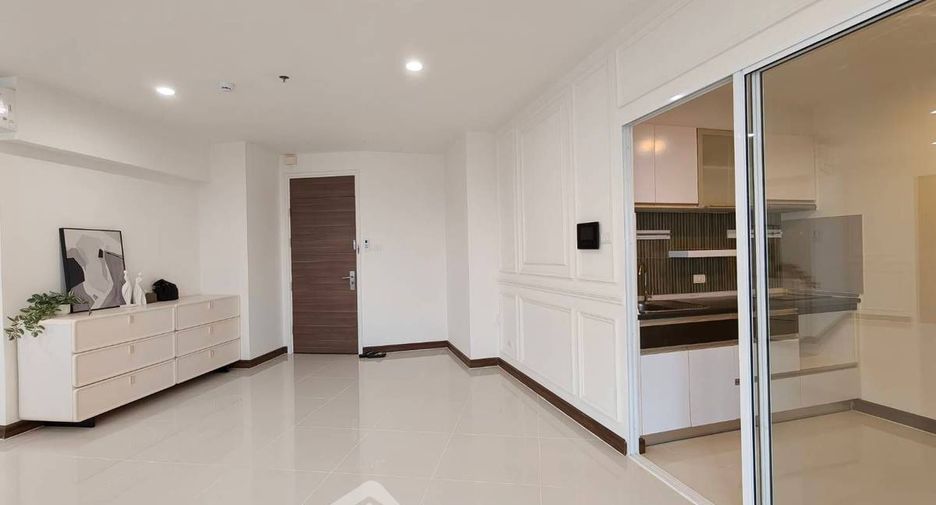 For rent 2 bedrooms condo in Yan Nawa, Bangkok