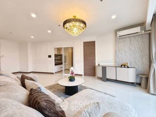 For rent 2 ベッドルーム condo in Yan Nawa, Bangkok