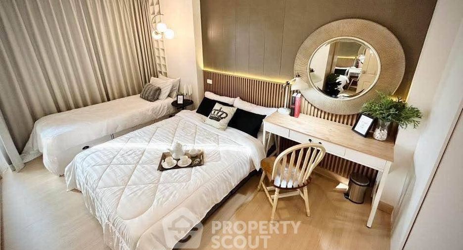 For rent 3 bedrooms condo in Huai Khwang, Bangkok