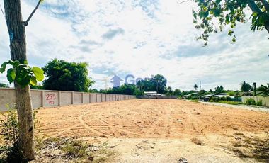 出售 土地 在 Bang Lamung, Chon Buri