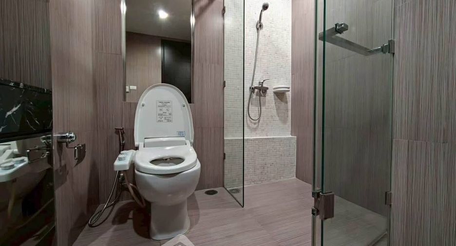 For rent 2 ベッドルーム condo in Watthana, Bangkok