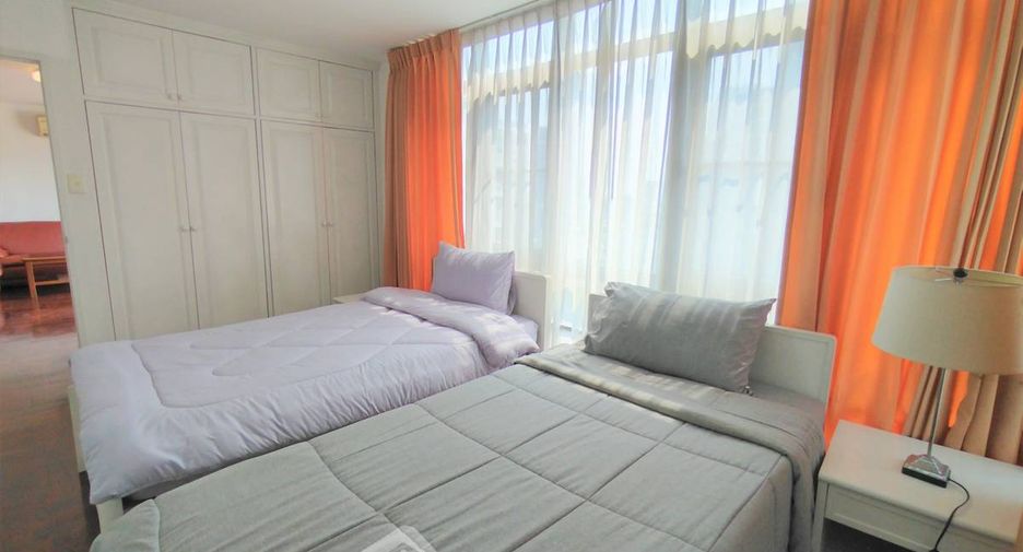 For rent 2 bedrooms condo in Watthana, Bangkok