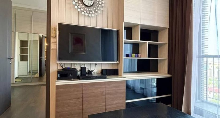 Condo en alquiler de 1 habitaciones en Khlong Toei, Bangkok