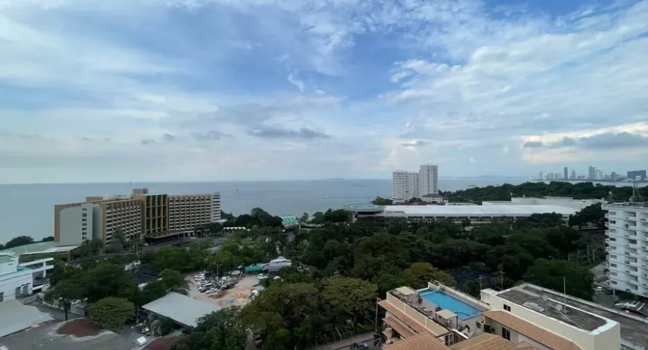 For sale 1 bed condo in Bang Lamung, Chonburi