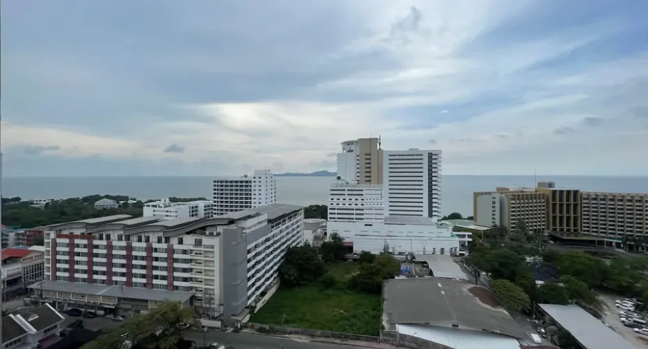 For sale 1 bed condo in Bang Lamung, Chonburi