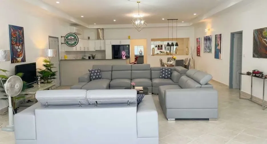 Haus zum Kauf mit 7 Zimmer in Bang Lamung, Chonburi
