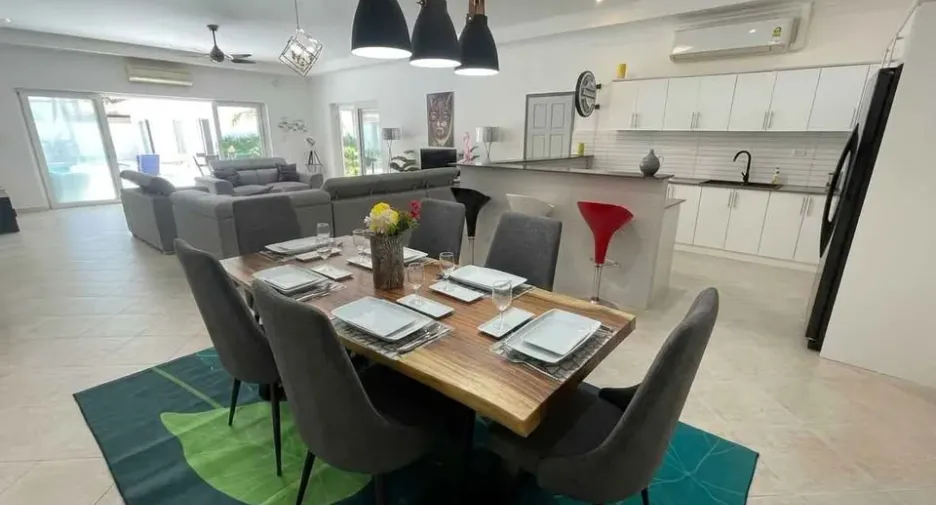 Haus zum Kauf mit 7 Zimmer in Bang Lamung, Chonburi