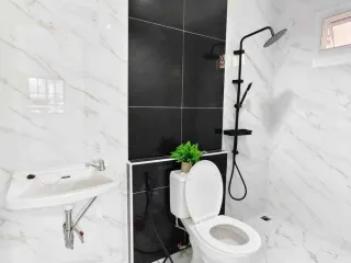 À vendre 3 chambres maison à Si Racha, Chonburi