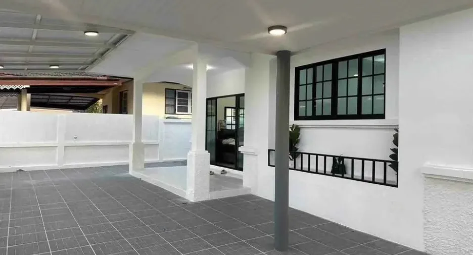 À vendre 3 chambres maison à Si Racha, Chonburi