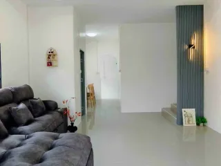 À vendre 3 chambres maison à Si Racha, Chonburi