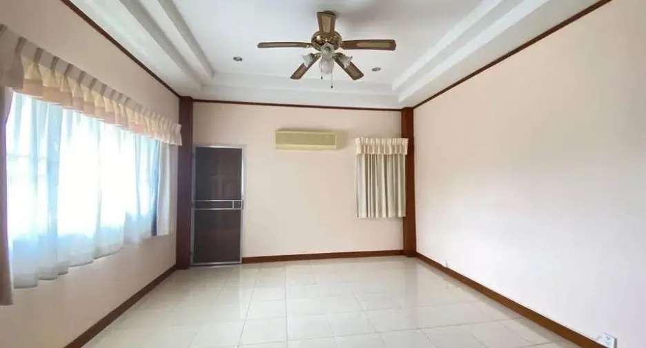 Haus zum Kauf mit 3 Zimmer in Bang Lamung, Chonburi