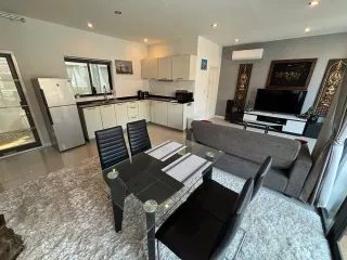 Casa adosada en venta de 2 habitaciones en Bang Lamung, Chonburi