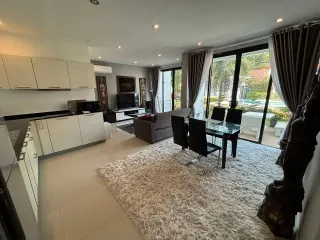 Casa adosada en venta de 2 habitaciones en Bang Lamung, Chonburi
