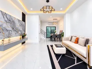 For rent 2 bedrooms townhouse in Bang Lamung, Chonburi
