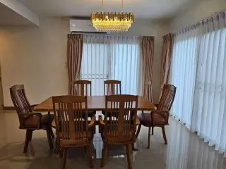 Haus zur Miete mit 4 Zimmer in Si Racha, Chonburi