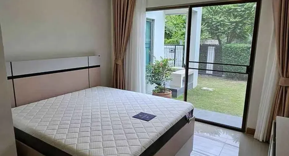 Haus zur Miete mit 4 Zimmer in Si Racha, Chonburi