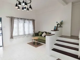 Casa adosada en alquiler de 2 habitaciones en Bang Lamung, Chonburi