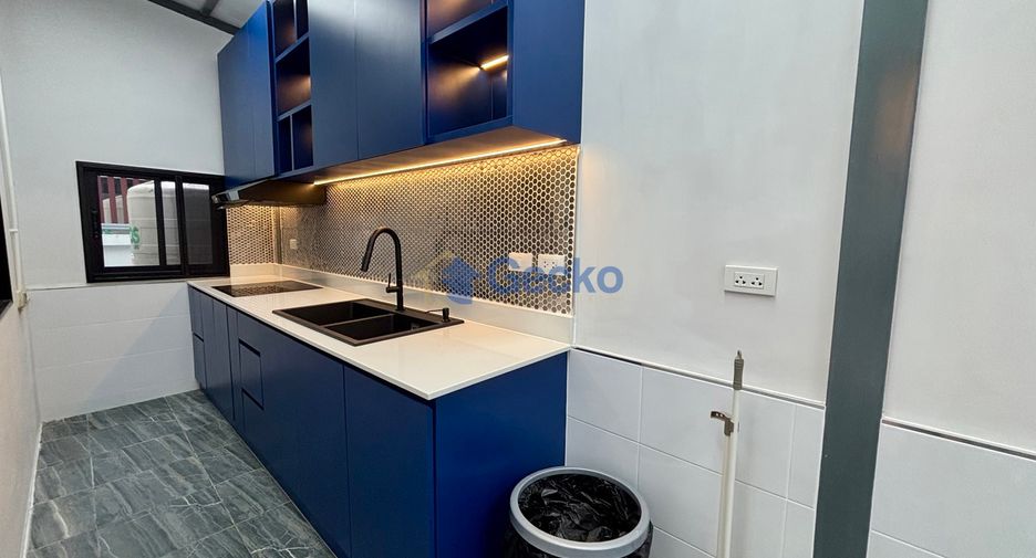 For rent and for sale 3 bedrooms house in Bang Lamung, Chonburi