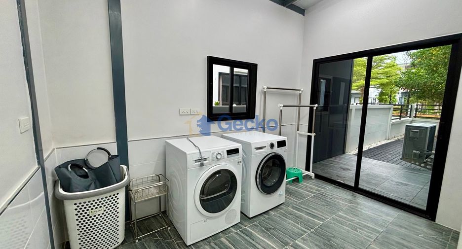 For rent and for sale 3 bedrooms house in Bang Lamung, Chonburi
