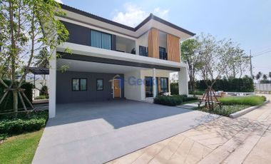 For sale 4 bedrooms house in Bang Lamung, Chonburi
