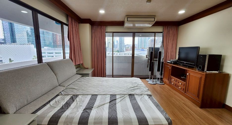 For rent そして for sale 3 ベッドルーム condo in Watthana, Bangkok