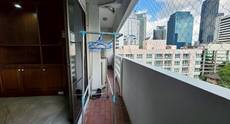 For rent そして for sale 3 ベッドルーム condo in Watthana, Bangkok