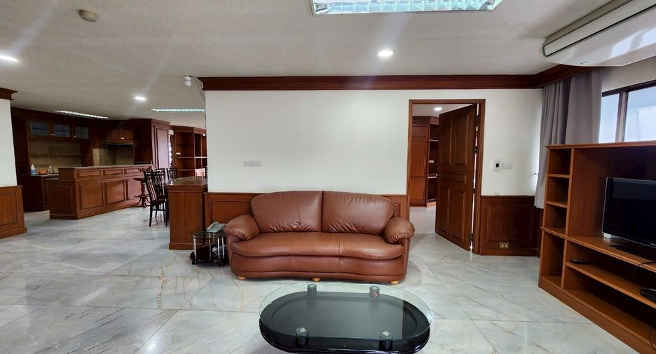 For rent そして for sale 3 ベッドルーム condo in Watthana, Bangkok