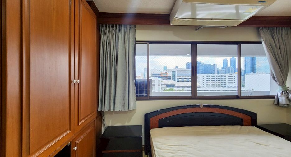 For rent そして for sale 3 ベッドルーム condo in Watthana, Bangkok