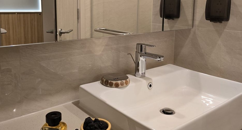 For rent 1 bed condo in Watthana, Bangkok