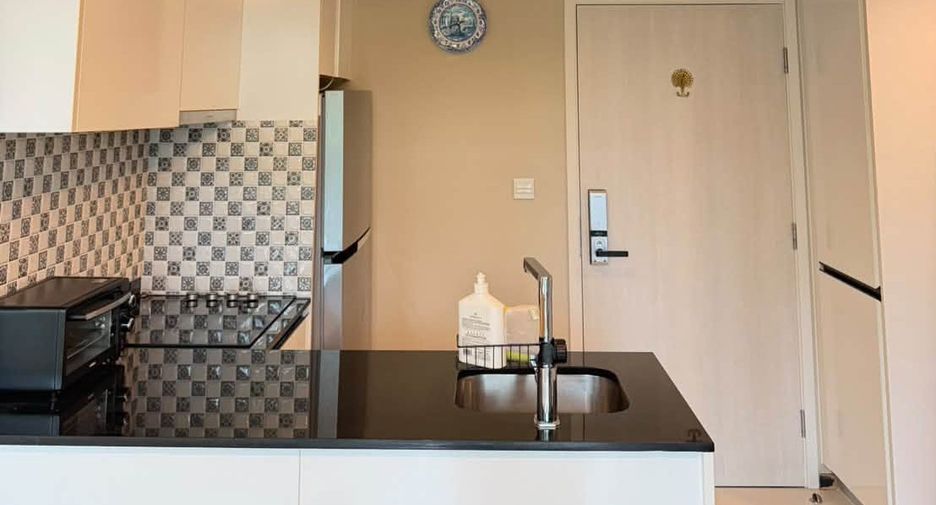 For rent 2 bedrooms condo in Watthana, Bangkok