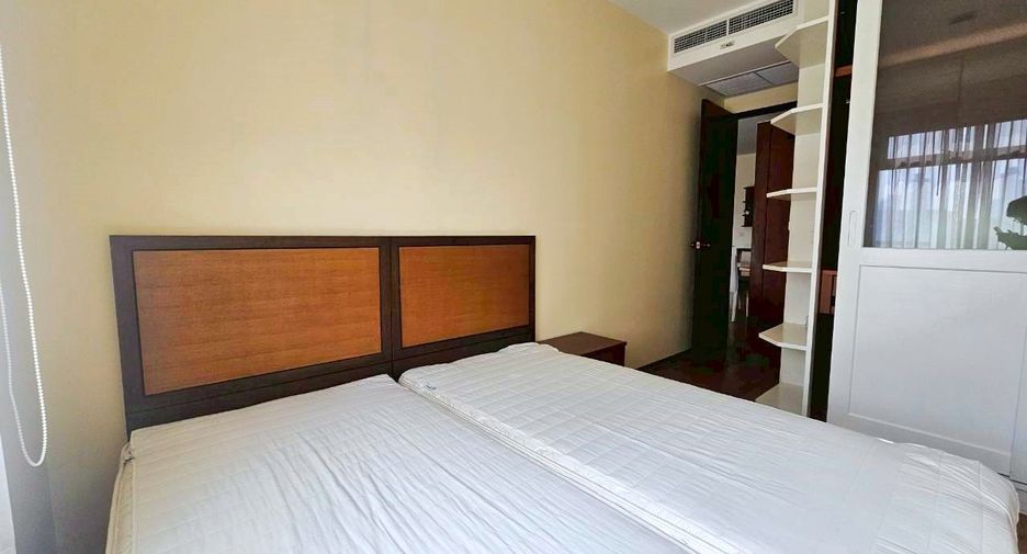 For rent 2 bedrooms condo in Khlong Toei, Bangkok