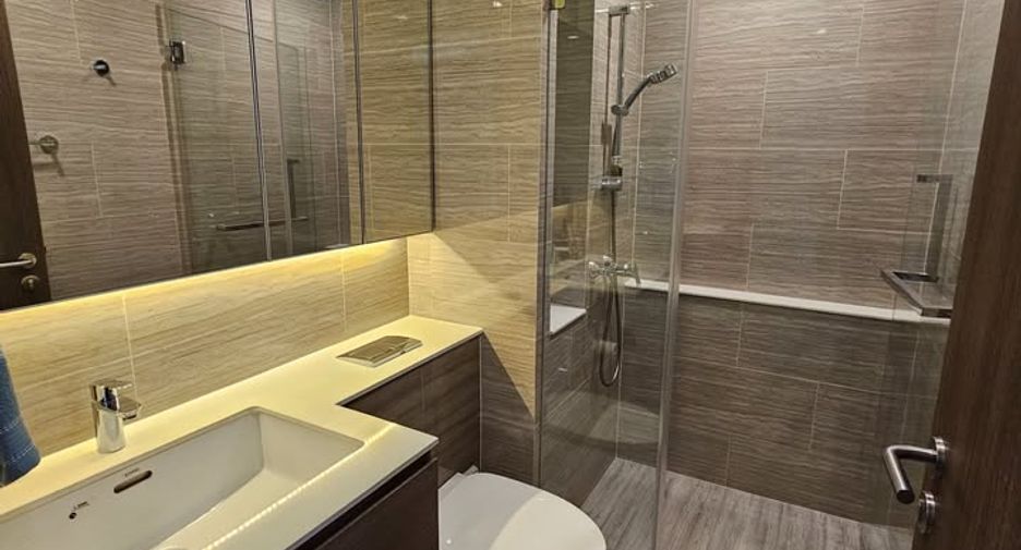 For rent 2 bedrooms condo in Bang Na, Bangkok